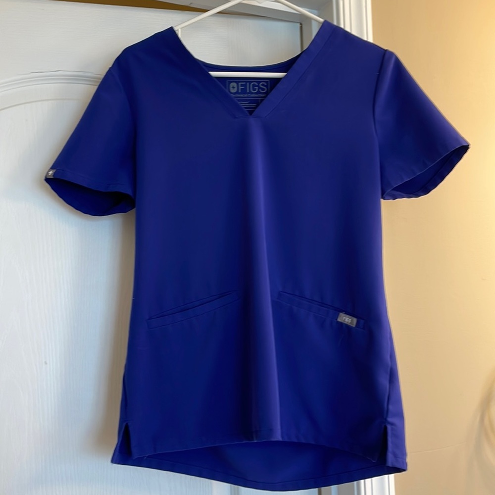 Figs scrub top